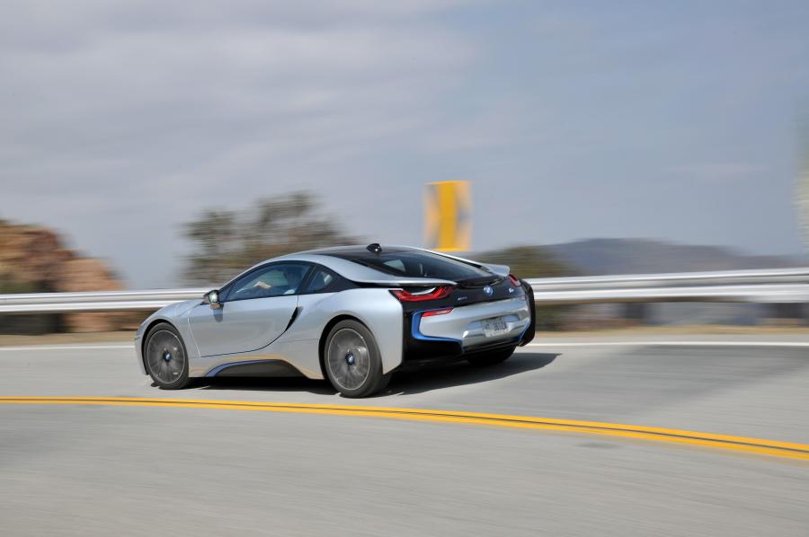  BMW i8 2014 года  (фото 57 из 180)